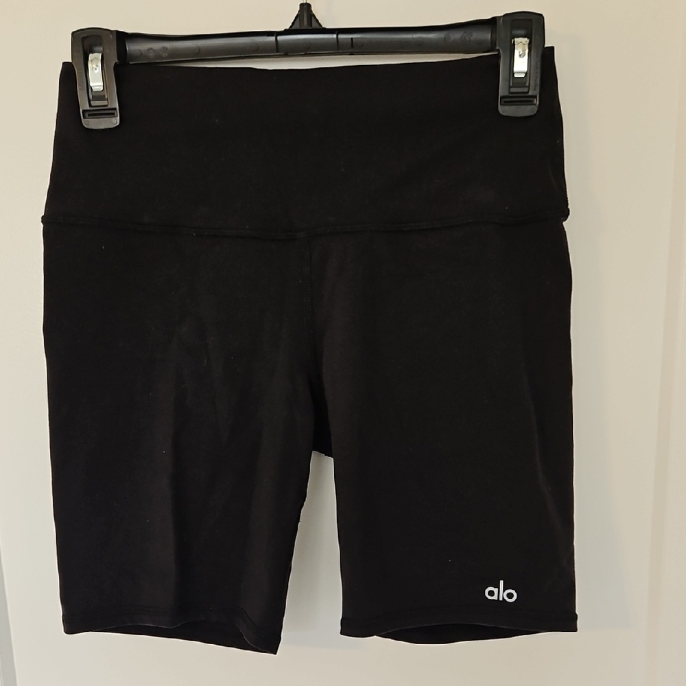 ALO Yoga 7" Black Bike Shorts with Elastic Waistband